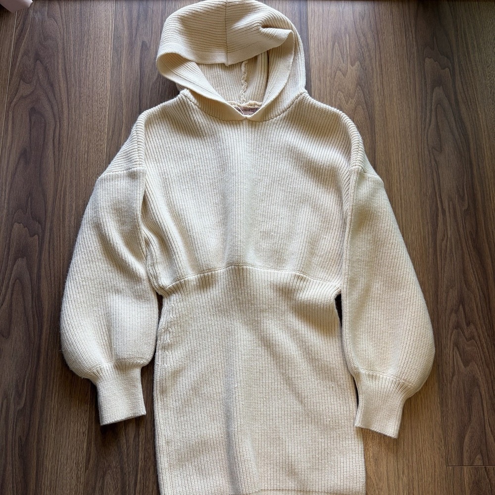 SkyLar Rose Hoodie Knit Dress Ivory‎ Women's Size Small Excellent